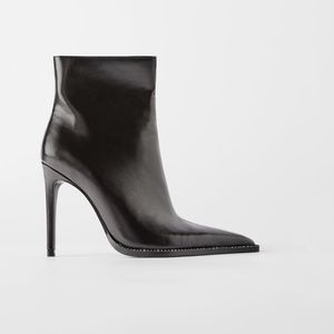 🤩Sexy Zara Black & Shiny Heeled Ankle Boots NWT🤩
